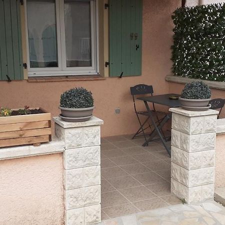 Villa Maisonnette Au Pied De La Garrigue Bernis Exterior foto