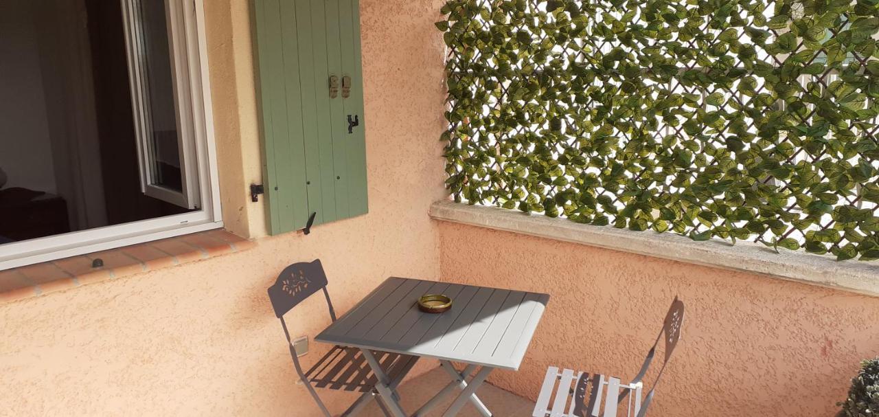Villa Maisonnette Au Pied De La Garrigue Bernis Exterior foto